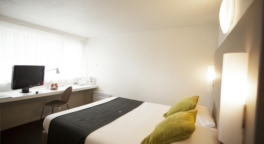 Campanile Bourges Nord - Saint-Doulchard Hotel Екстериор снимка