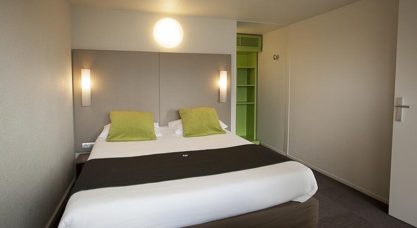 Campanile Bourges Nord - Saint-Doulchard Hotel Екстериор снимка