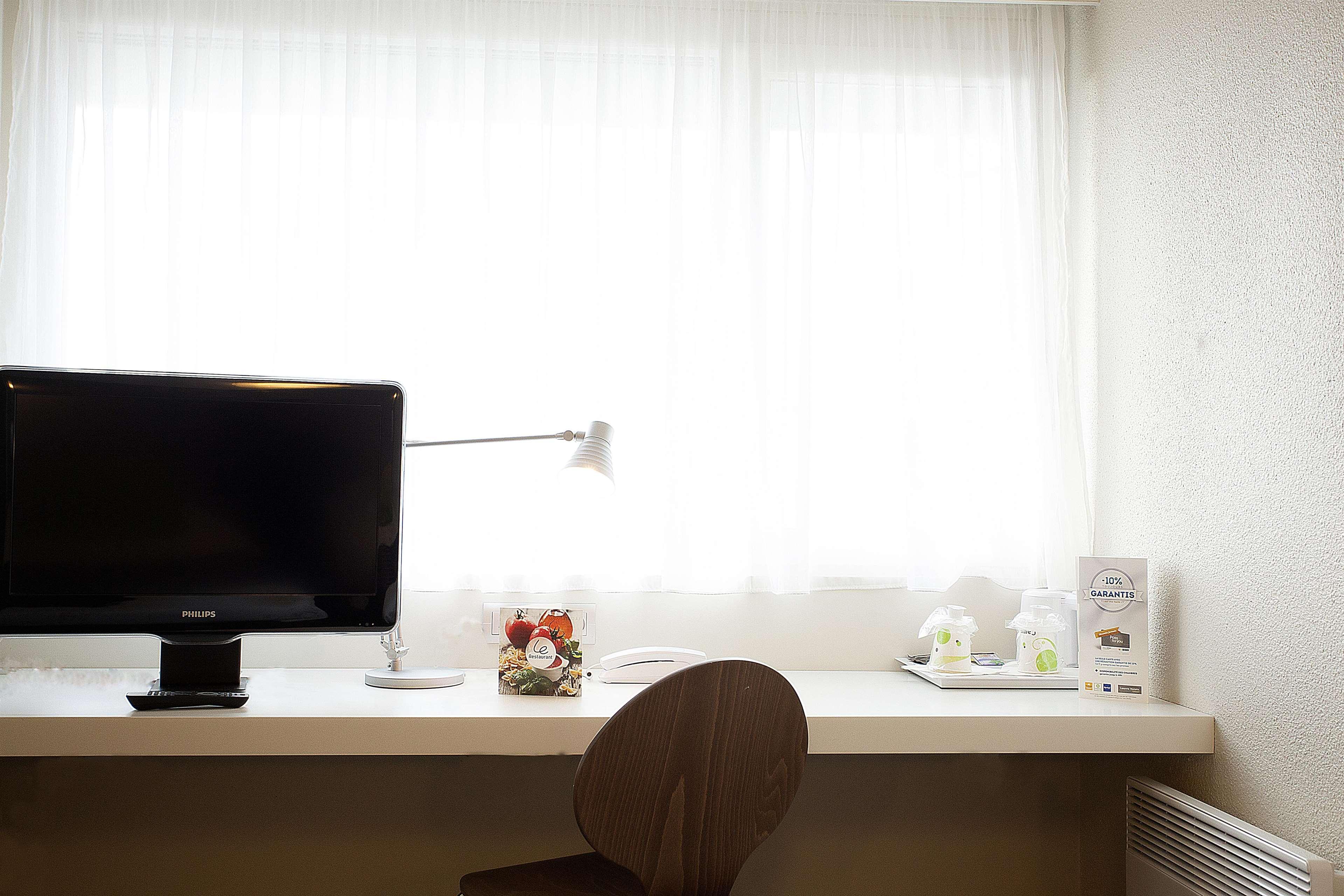 Campanile Bourges Nord - Saint-Doulchard Hotel Екстериор снимка