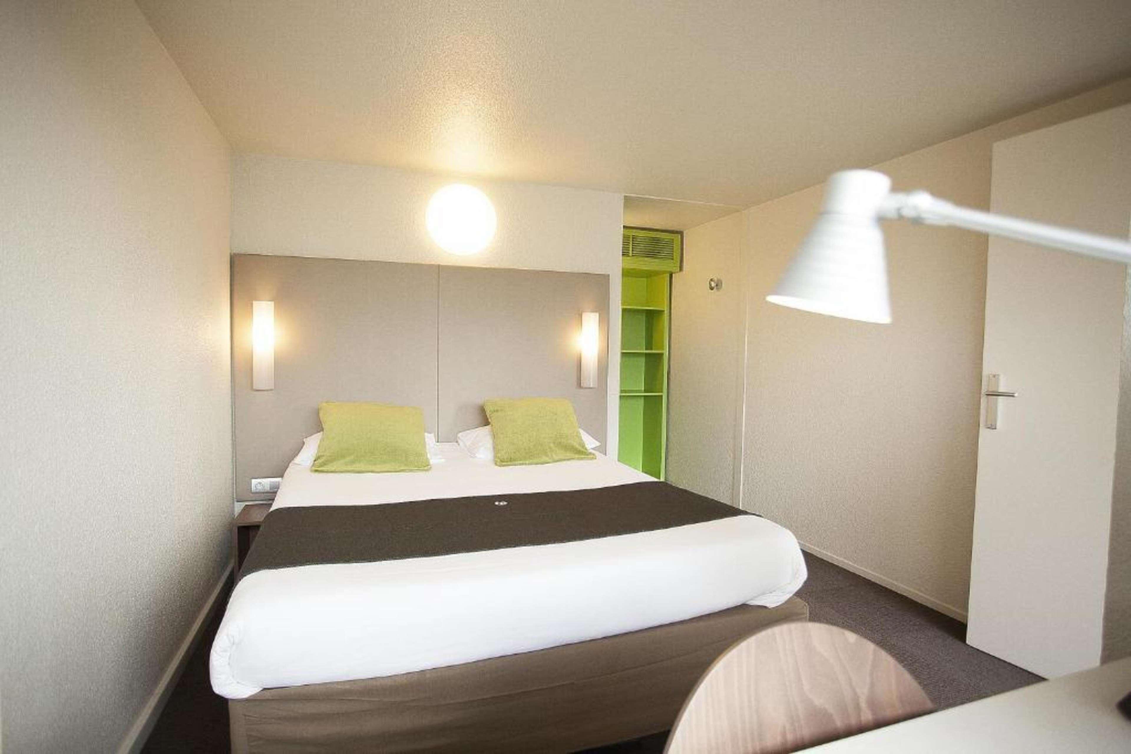 Campanile Bourges Nord - Saint-Doulchard Hotel Екстериор снимка