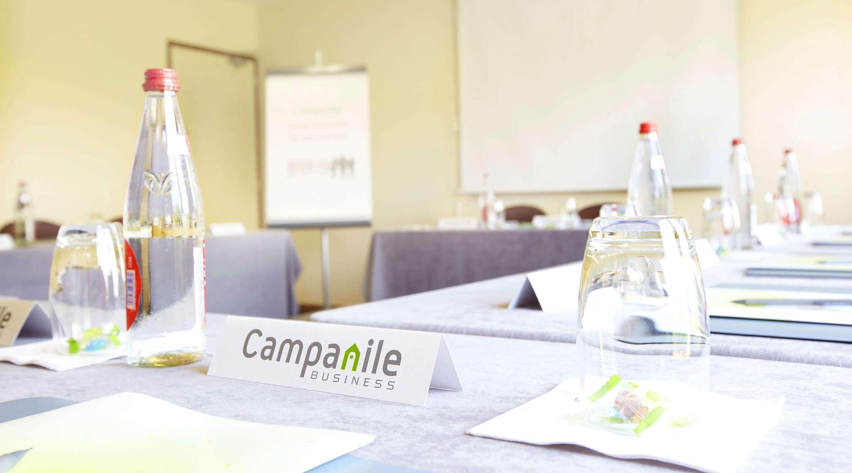 Campanile Bourges Nord - Saint-Doulchard Hotel Екстериор снимка