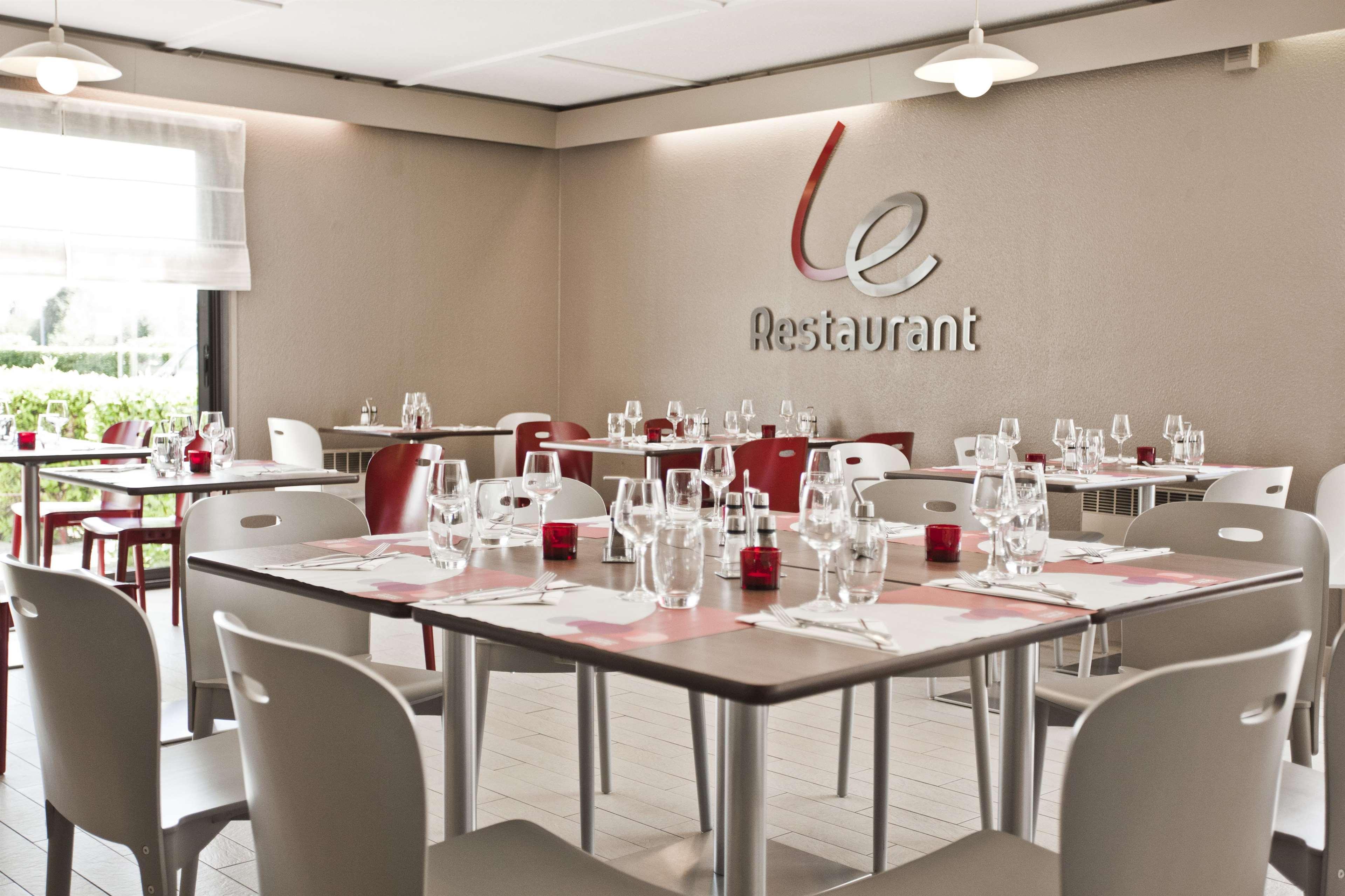 Campanile Bourges Nord - Saint-Doulchard Hotel Екстериор снимка