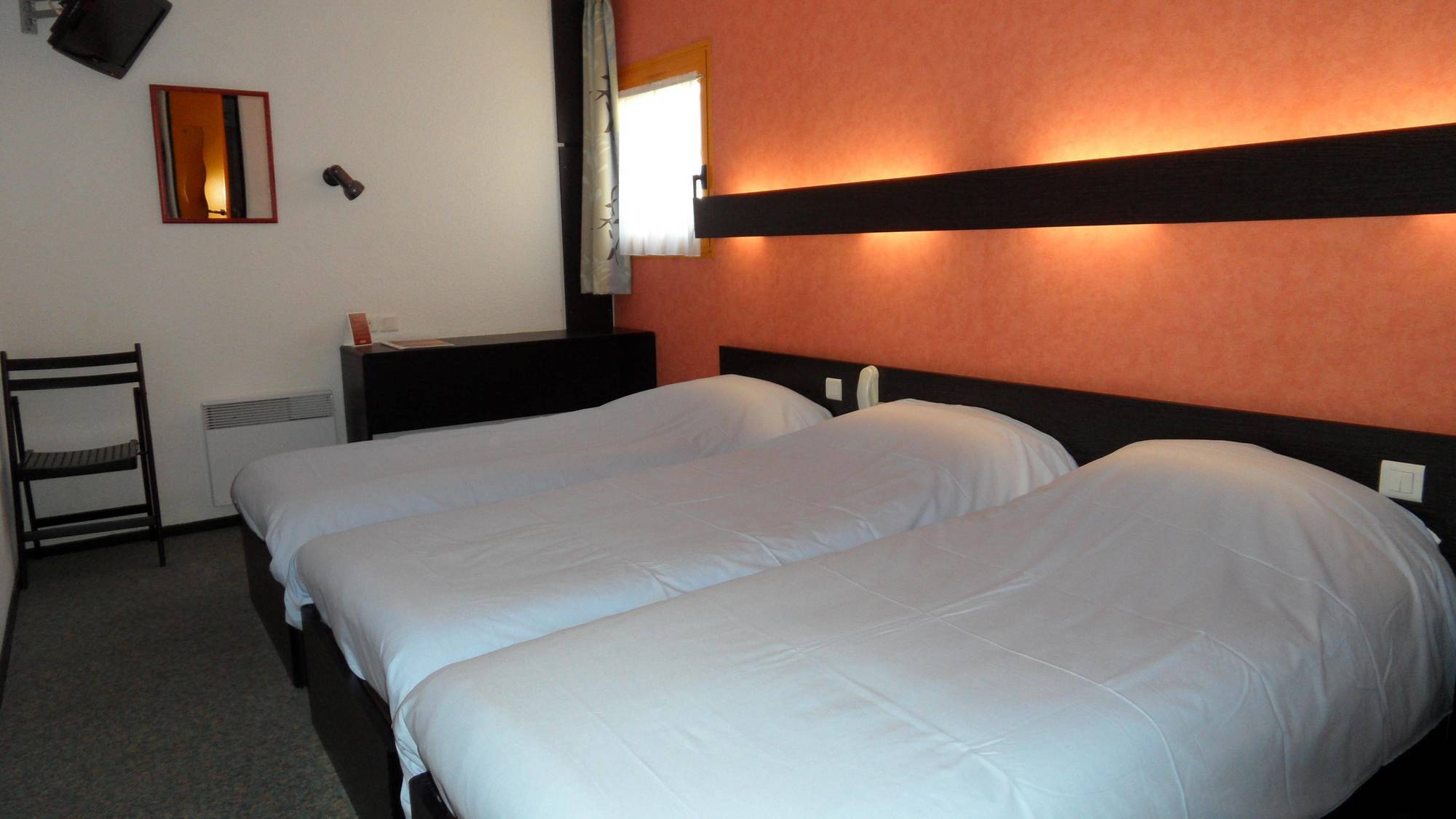 Campanile Bourges Nord - Saint-Doulchard Hotel Екстериор снимка
