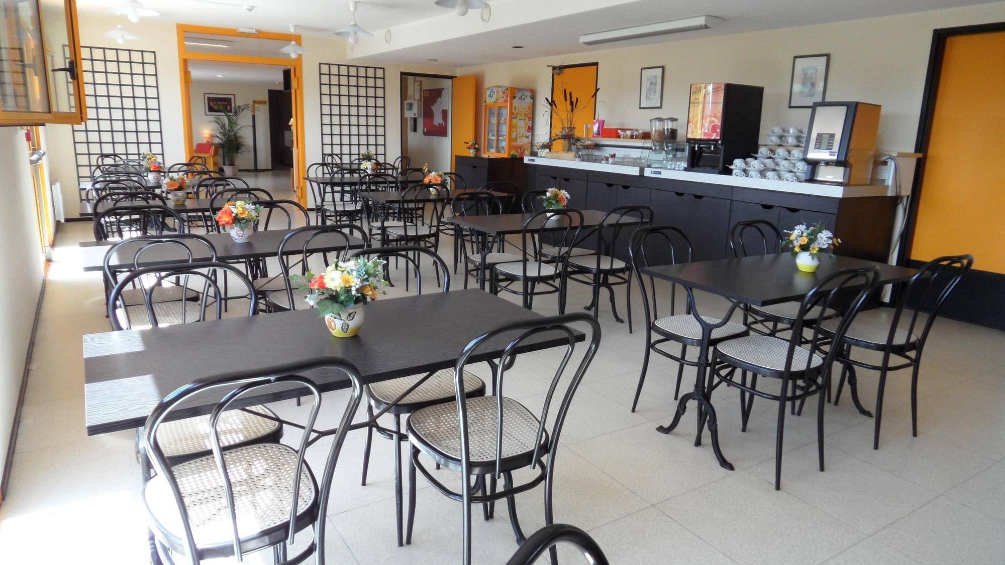 Campanile Bourges Nord - Saint-Doulchard Hotel Екстериор снимка