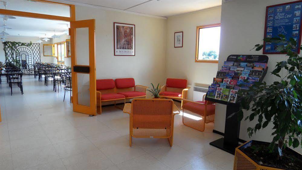 Campanile Bourges Nord - Saint-Doulchard Hotel Екстериор снимка