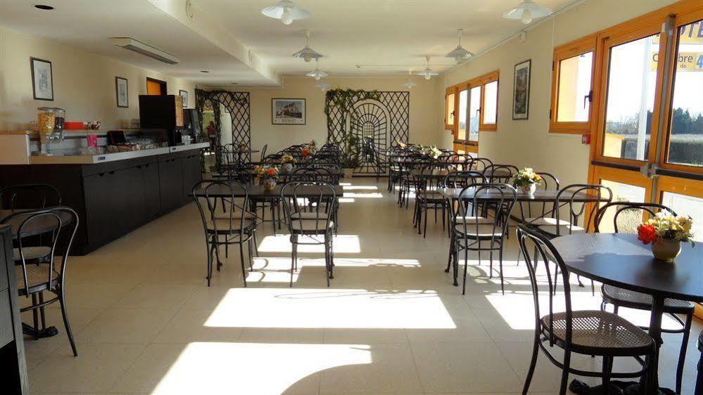 Campanile Bourges Nord - Saint-Doulchard Hotel Екстериор снимка