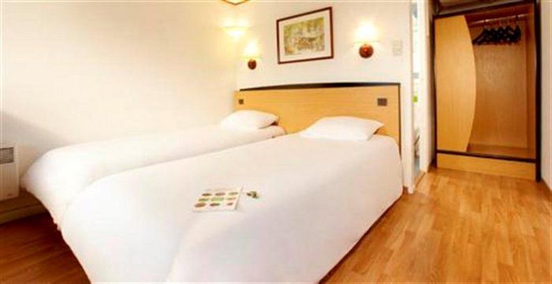 Campanile Bourges Nord - Saint-Doulchard Hotel Екстериор снимка