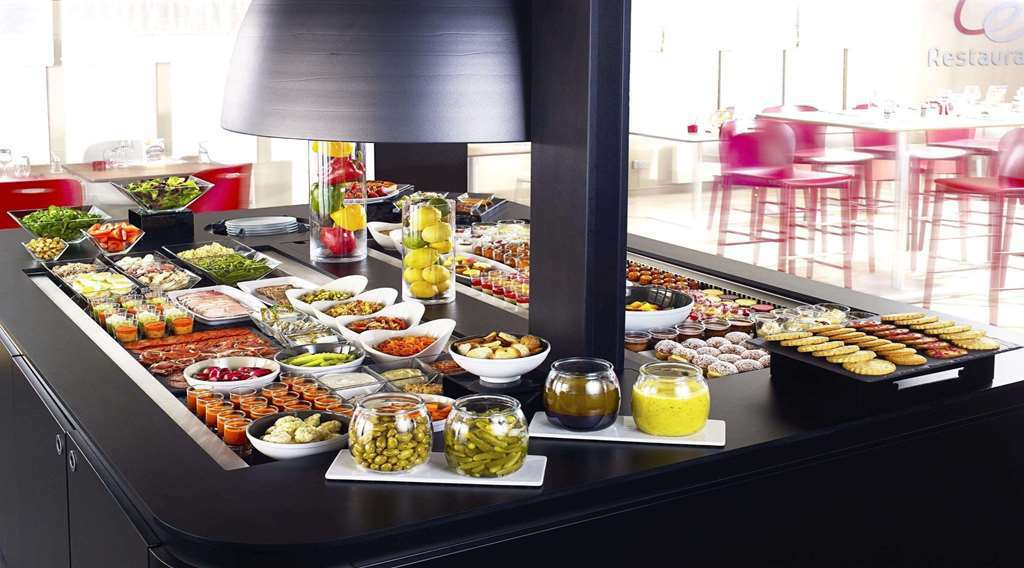 Campanile Bourges Nord - Saint-Doulchard Hotel Ресторант снимка