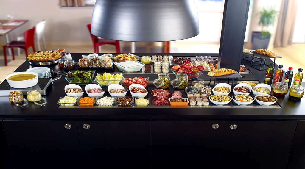 Campanile Bourges Nord - Saint-Doulchard Hotel Ресторант снимка